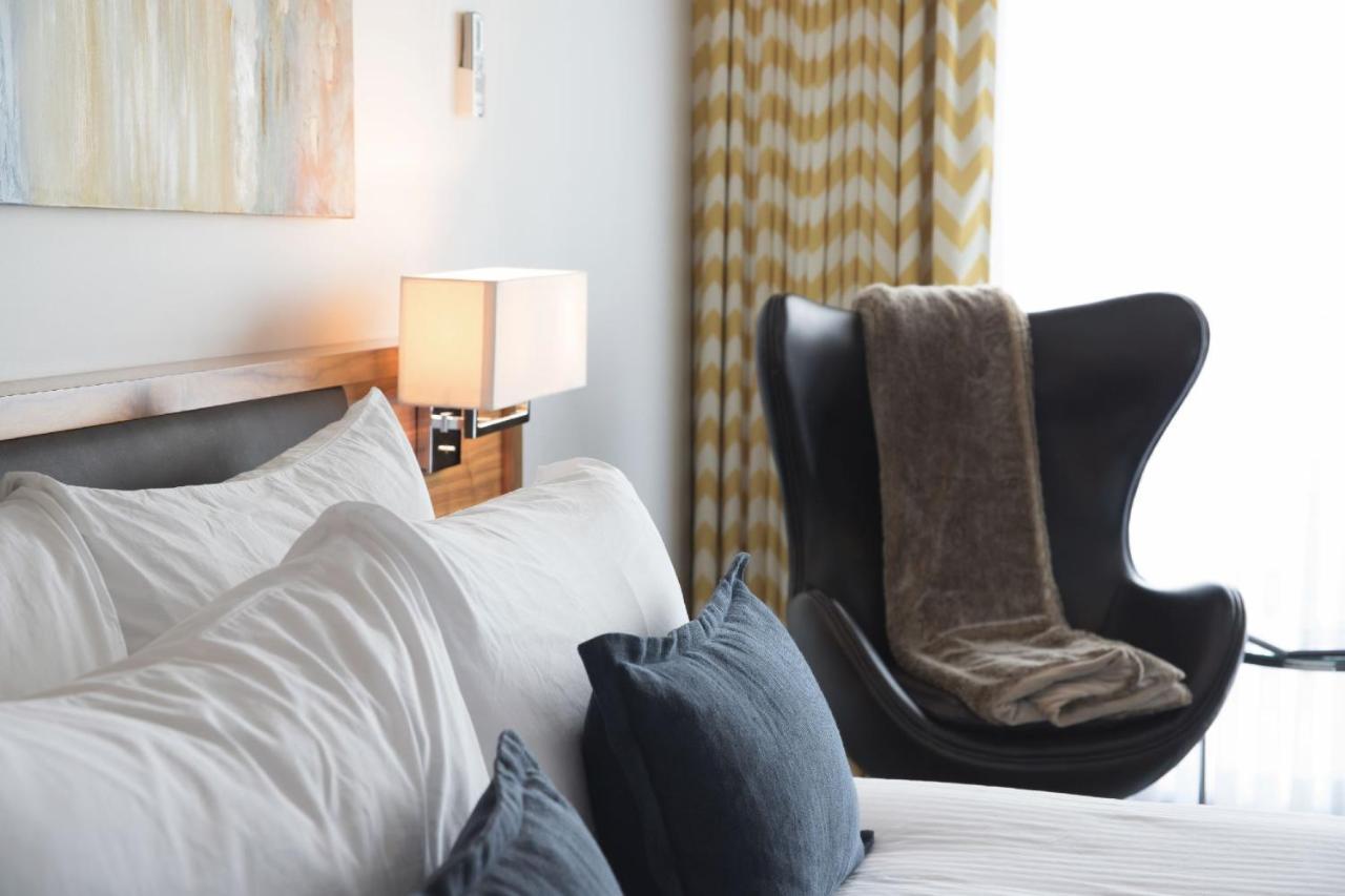 Qualicum Beach Inn Hotel 4*